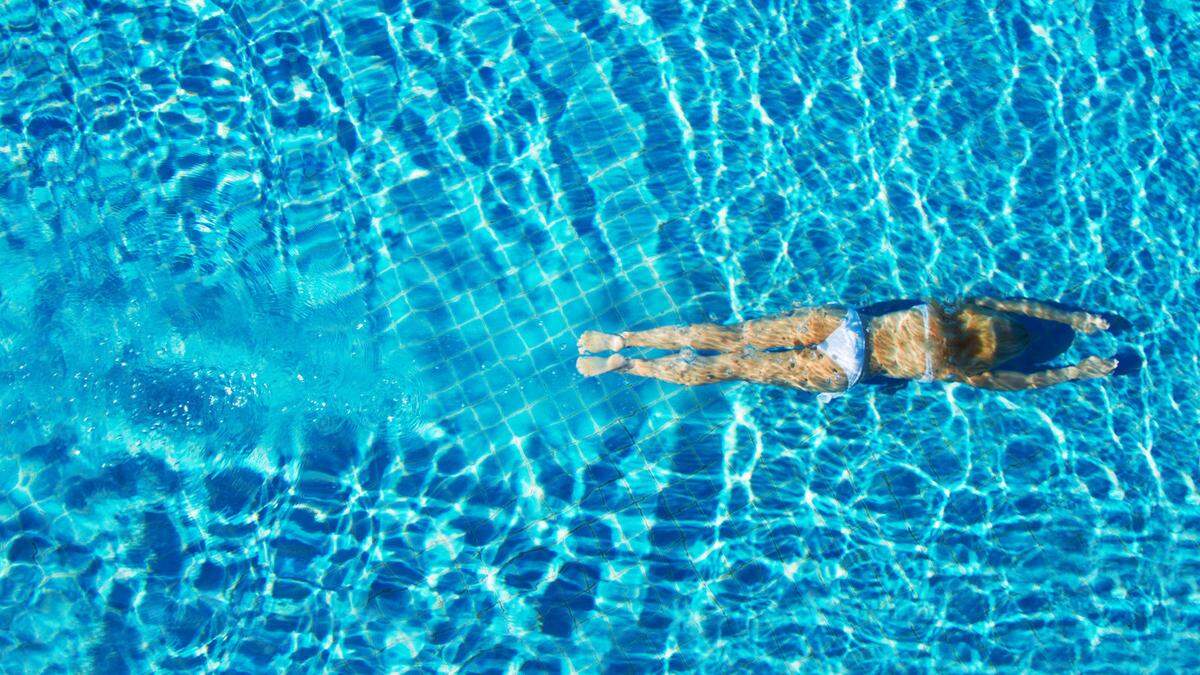 Swimming Pools im Land der Seen sind überflüssig, findet Redakteur Michael Egger