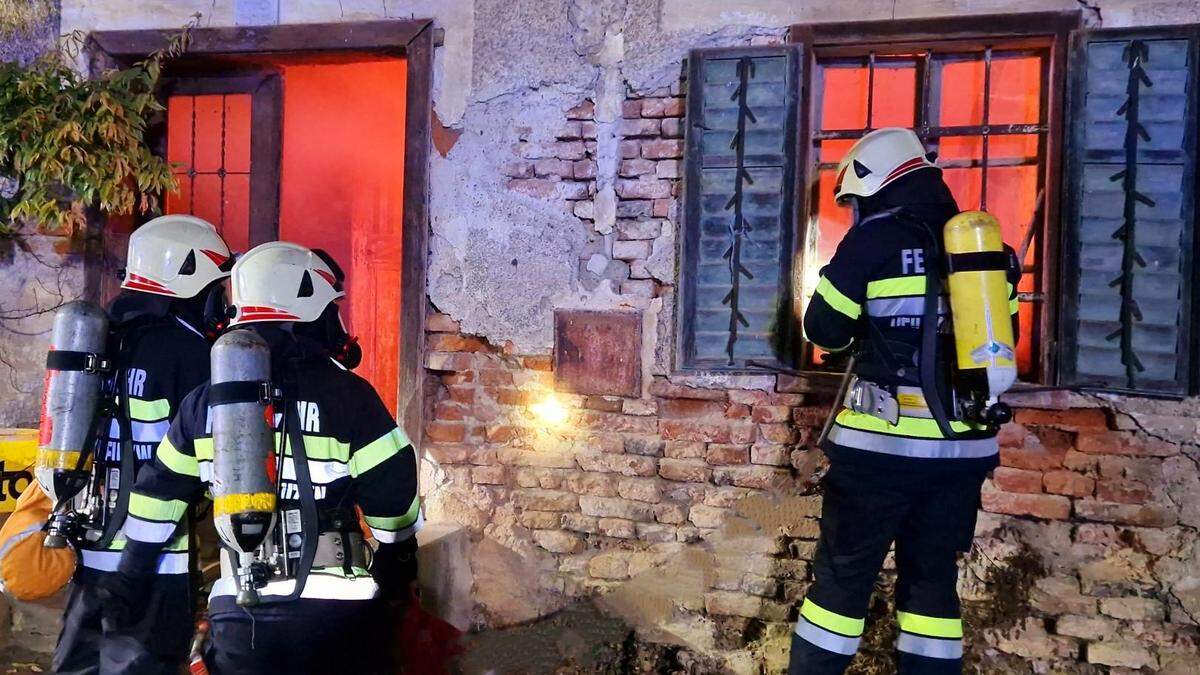 Die Feuerwehrleute übten unter besonders realistischen Bedingungen