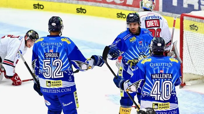 Elias Wallenta (vorne) und Joel Teasdale (hinten) trafen für Blau-Weiß
