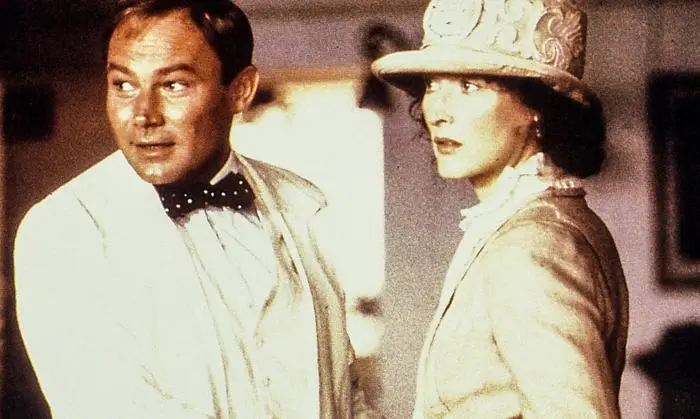 „Jenseits von Afrika“ (1985) mit Klaus Maria Brandauer	 