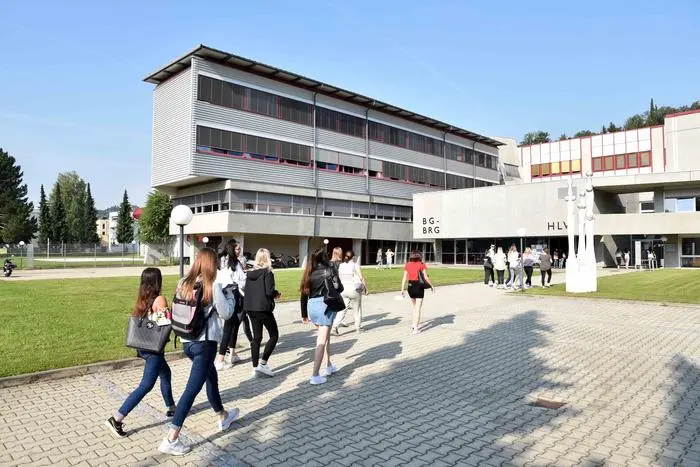 Corona Schulbeginn Herbst 2020, BG-BRG St. Veit an der Glan, Prov. Leiter Manuel Pichler, MNS Maske Maskenpflicht