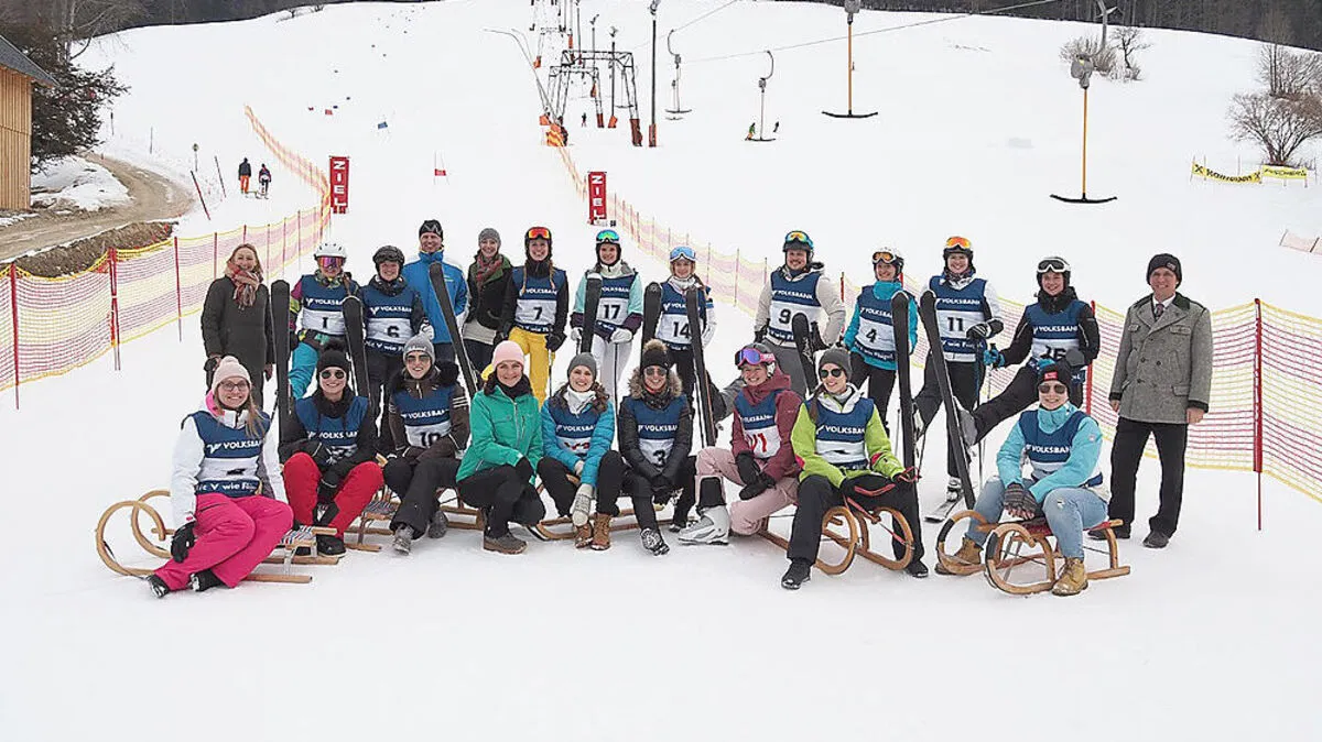 Die Hoheiten aus Österreich und Deutschland traten im Skifahren und Rodeln gegeneinander an