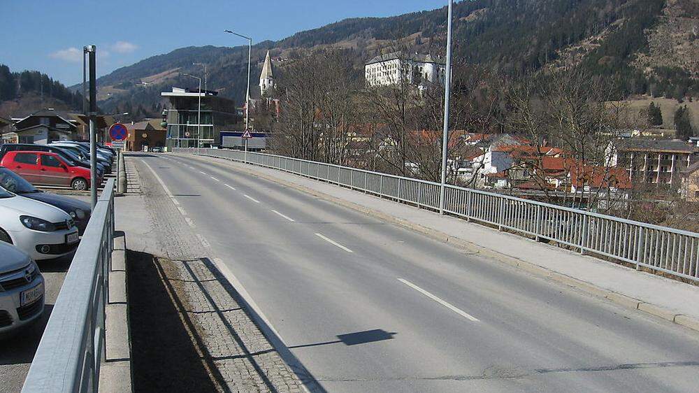 Um 1,9 Millionen Euro werden Brücke und Ortsdurchfahrt saniert