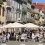 Straßenszene aus Porto: Beschränkungen werden Schritt für Schritt zurückgenommen