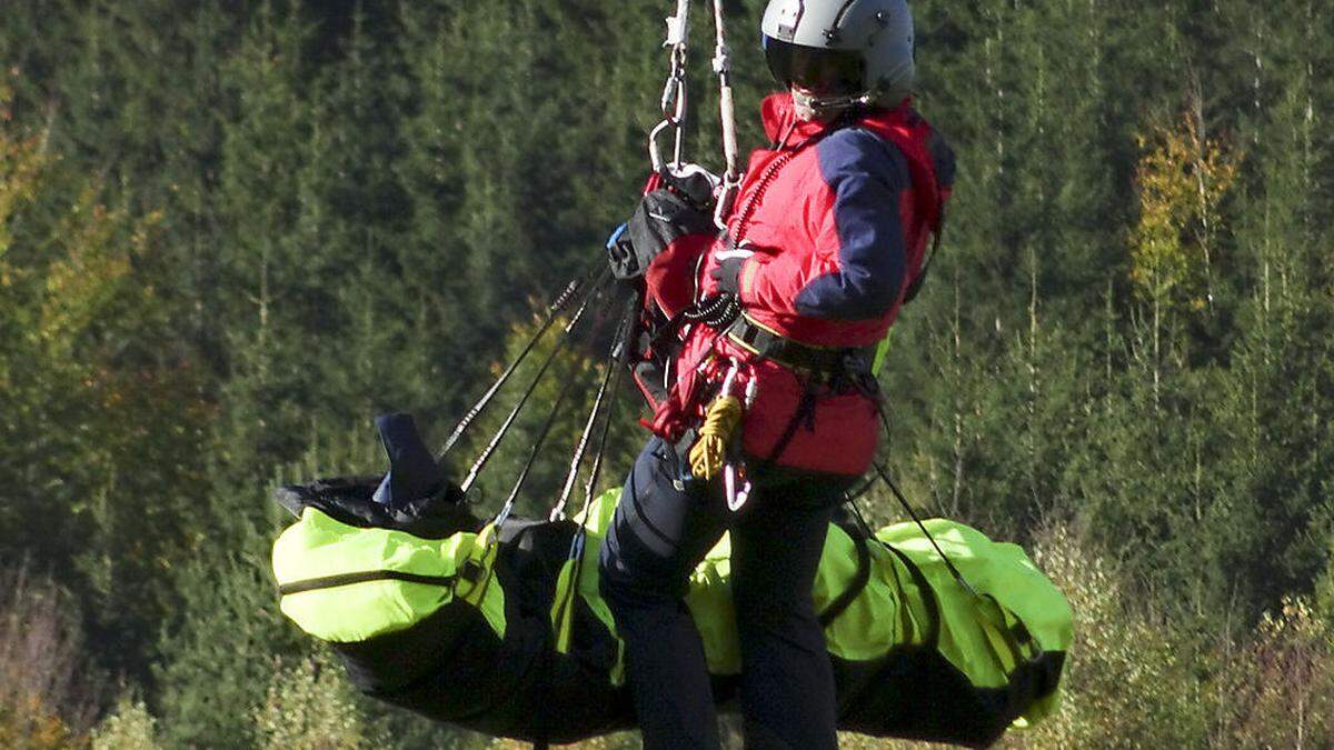 Bergretter stürzten bei Übung ab - schwer verletzt (Themenbild)