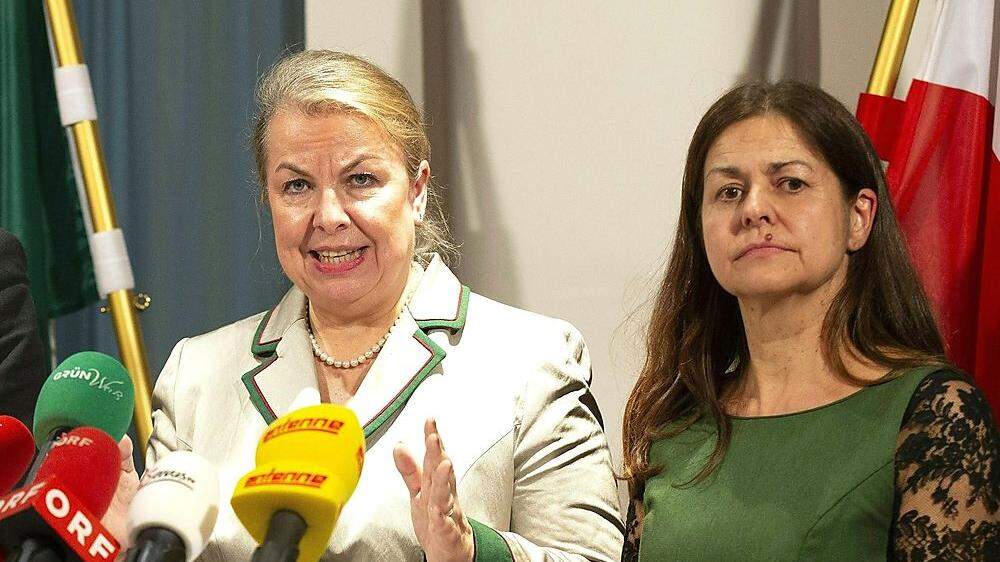 Doris Kampus (rechts) kämpft weiter gegen die Sozialhilfe Neu in der aktuellen Fassung, Sozialministerin Beate Hartinger-Klein hält bis auf weiteres daran fest