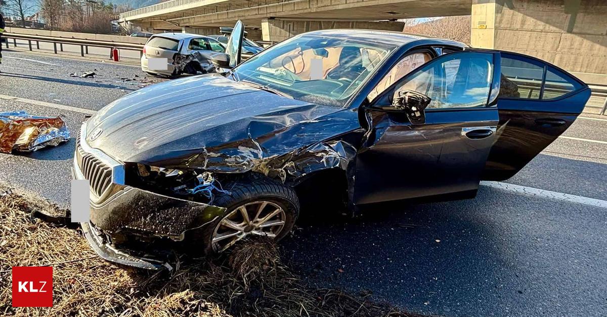 Feuerwehr-im-Einsatz-Schwerer-Autounfall-auf-A9-Knoten-in-Peggau