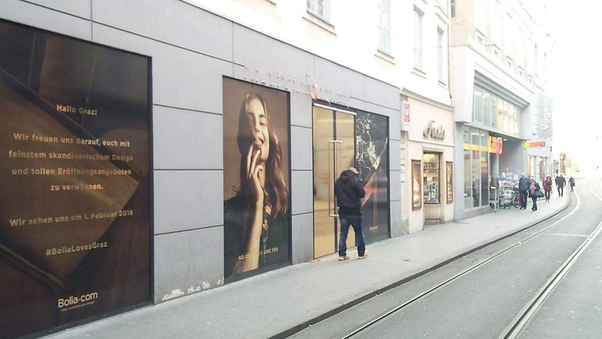 #BoliaLovesGraz steht bereits in der Auslage in der Murgasse