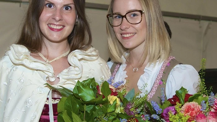 Feistritz im Rosental krönte am Samstag die neue Rosenkönigin. Sie heißt Barbara Prosekar, ist aus Köttmannsdorf, 21 und studiert Public Management an der FH Kärnten in Villach.