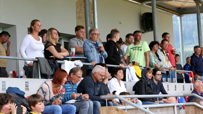 Ganz Kraig war am Freitag im Fußballfieber. 