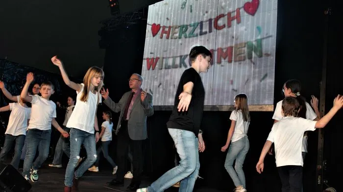 In den vergangenen 25 Shownachmittagen standen 182 Kinder und 89 Erwachsene auf der Bühne, die mit 640 Playbacknummern tausende Zuseher begeisterten.