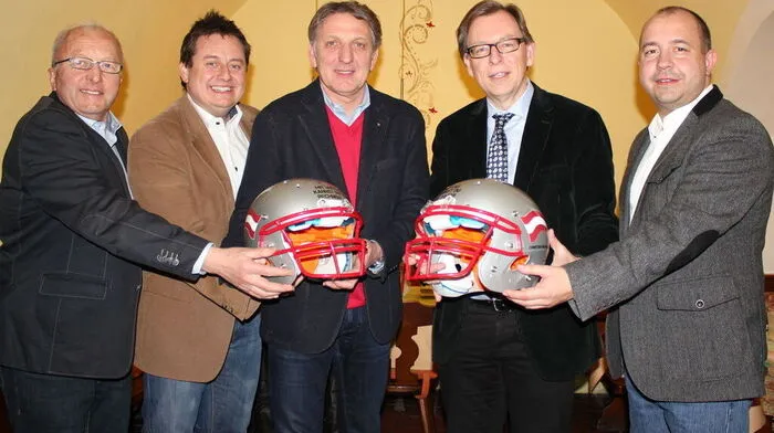 Walter Gaich, Kurt Egger, Josef Herk, Christian Buchmann und Peter Kalcher besuchten Betriebe im Bezirk