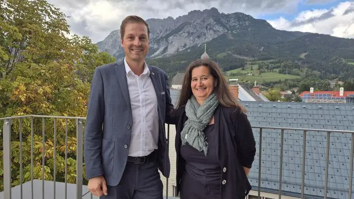 Bürgermeister Thomas Reingruber und Vizebürgermeisterin Alexandra Rauch, die die Messe organisiert hat