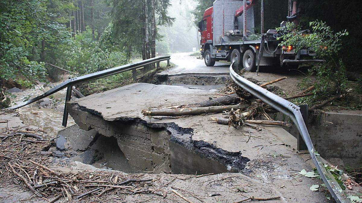 2015 wurde eine Brücke in Kamp vom Unwetter weggerissen