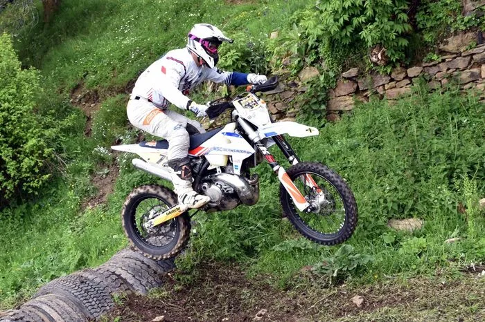 ...Thomas Reichhold setzt dabei seine neue KTM-300 vom "Team Oberweinzer" ein