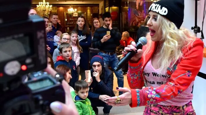 Dass die Premierenpräsentation des Albums „Kinder vom Land“ nicht in der Tirol, sondern in der Steiermark stattfand, war kein Zufall: In den nächsten Wochen übersiedelt Hannah in die Südsteiermark.