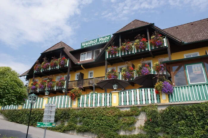 Fünf Floras für das Hotel-Restaurant Waldhof Muhr, Alexandra u. Maria Muhr, Zeil-Pöllau OT von Pöllauberg