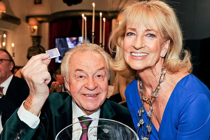 Auf Platz zwei folgt Harald Serafin, Platz drei geht an Dagmar Koller.