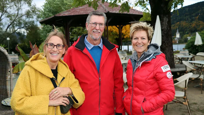 Am Foto von Links: Barbara Kolland (Sozialpädagogin), Vize-Bgm. Walter Müller (Gesundheitsreferent) und Claudia Strobl (Weltcup-Siergerin alpin, Dipl. Mentalcoach und Expertin für mentale Stärke, emotionale Balance und körperliche Fitness).