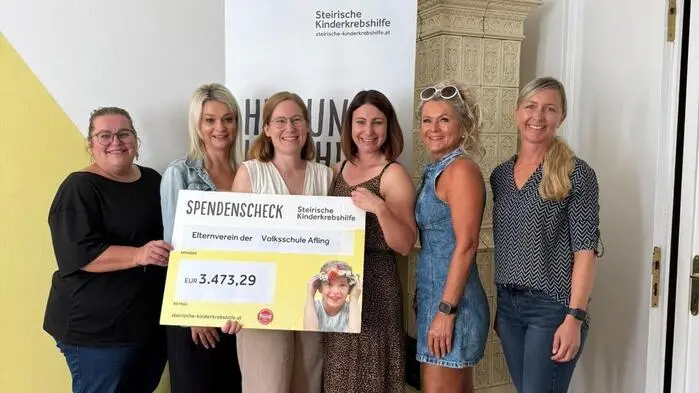 Eine Abordnung des Elternvereins mit Doris Prasch von der Steirischen Kinderkrebshilfe