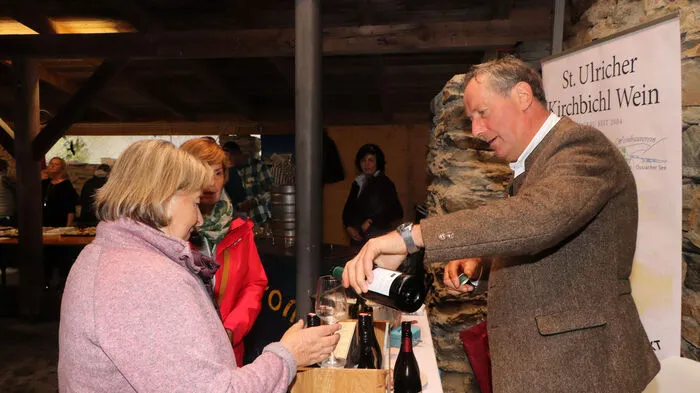 Der Winzer Gerhard Blasge aus St. Ulrich bei Feldkirchen präsentierte folgende Weine:  Muscaris Cuveé Bronner/Johanniter Blütenmuskateller Regent – Rotwein 