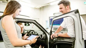 Wie fahren wir in der Zukunft? Am Institut Fahrzeugtechnik wird an der Mobilität von morgen gearbeitet