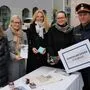 Vertreterinnen von Zonta und Innova mit Kontrollinspektor Leo Josefus am Feldbacher Hauptplatz