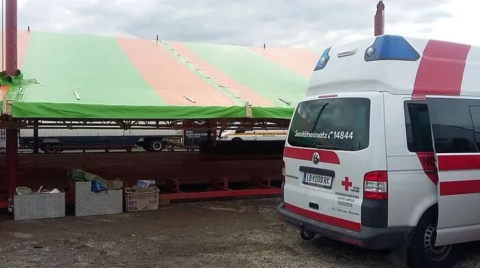 Unfall beim Aufbau des Autodroms