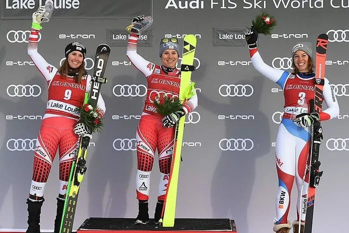1.12. 2018, Abfahrt in Lake Louise 1. Nicole Schmidhofer (AUT), 2. Cornelia Hütter (AUT), 3. Michelle Gisin (SUI). Zum Bericht.