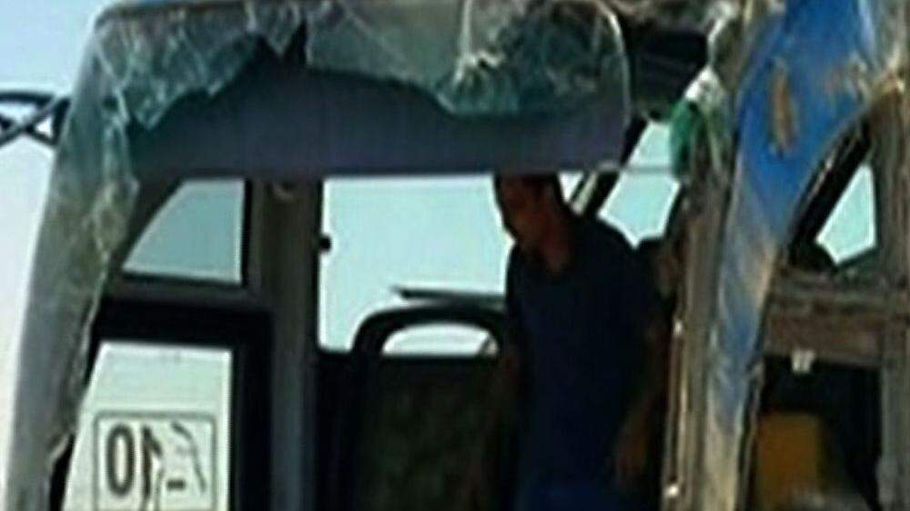 Ein ägyptischer TV-Sender zeigte Bilder des zerstörten Busses