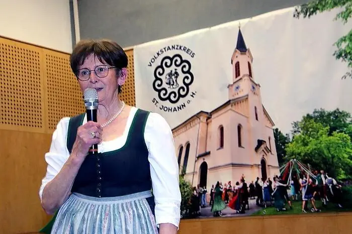 Im Bezirk Voitsberg hat als einziger Verein die Volkstanzgruppe St. Johann ob Hohenburg mit Obfrau Angela Jocham zu „Steirer feiern“ eingeladen.