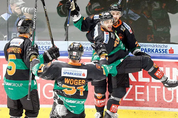 Runde vier: Graz schlägt Innsbruck daheim 5:3, Neuzugang Justin Buzzeo bestätigt seine Frühform mit einem Doppelpack. Wenig später sollte dieser verschwinden, Buzzeo wird im Saisonverlauf für Anthony Camara abgemeldet...
