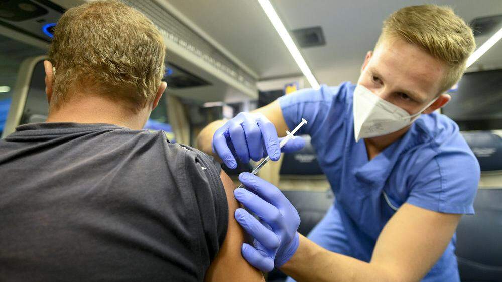 Viele nützten am Samstag die Möglichkeit, sich im Impfbus impfen zu lassen
