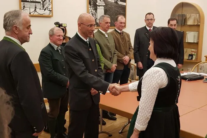 Das Interesse an der Sitzung war groß. Der nunmehrige Altbürgermeister Pletz wurde gebührend verabschiedet.