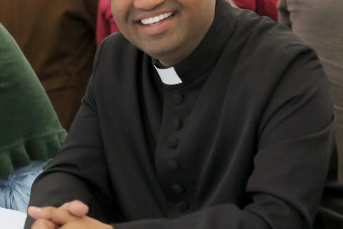 Nach der heiligen Messe mit Provisor Ramesh Jyothi (Foto), die von der Singgemeinschaft (SG) Wimitzer Berge musikalisch umrahmt wurde,... 