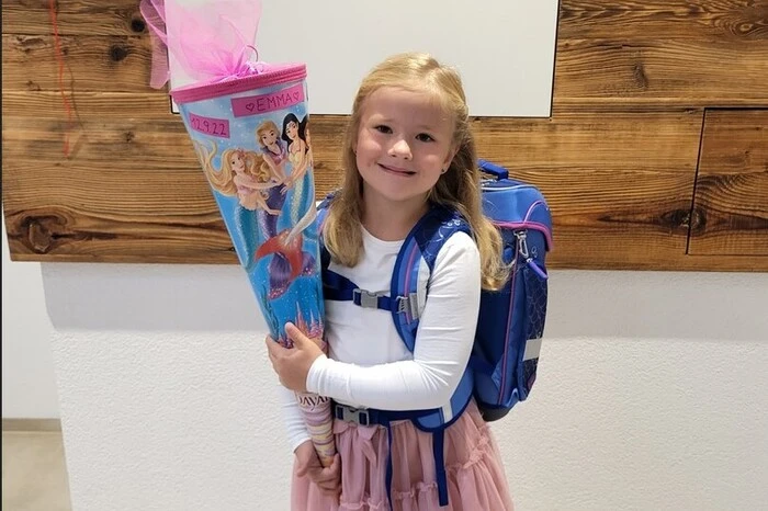 Emma besucht die Volksschule Koglhof und freut sich sehr, dass sie jetzt ein Schulkind ist. Laden sie hier Ihr Taferlklasslerfoto hoch.