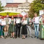 Georg Thünauer, Vizepräsidentin der Landwirtschaftskammer Steiermark Maria Pein, Martin und Christina Hochstrasser, Anton und Theresia Haspl, Alfred Dunst, Rudolf Gantschnigg, Steirische Mostkönigin Hanna Mausser und Manfred Kohlfürst, Präsident des österreichischen und steirischen Obstbauverbandes