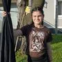 Jana Schriebl trainiert im Garten und tritt im Zirkus auf