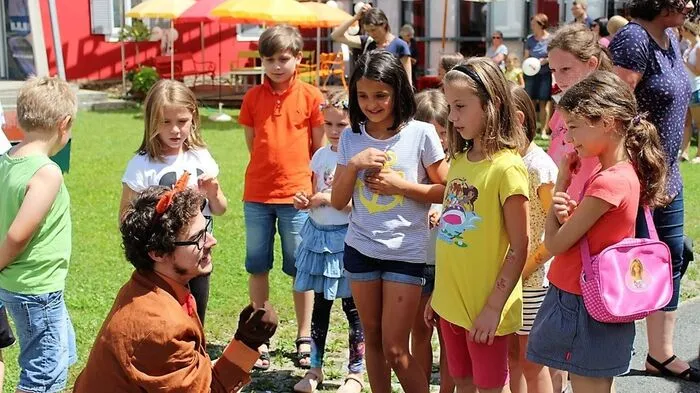 Das Steirische Feuerwehrmuseum Kunst & Kultur war am 1. Juli Austragungsort der Initiative „1. Steirischer Vorlesetag“, die vom Lesezentrum Steiermark koordiniert wurde. Eingeladen zur Teilnahme waren dabei nicht nur die „klassischen“ Lese-Institutionen wie Bibliotheken, sondern auch Museen und andere Kulturinstitutionen.