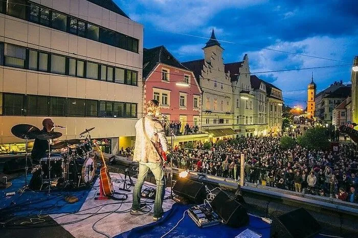 ...lockte 2016 Massen auf den Südtirolerplatz.
