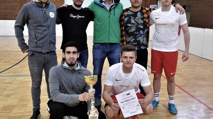 Zehn Mannschaften beteiligten sich am heurigen Jubiläumsturnier. Sportliche faire Kämpfe um den Erfolg und zum Glück keine Verletzungen führten schlussendlich zu nachstehendem Ergebnis.