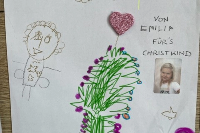 Emilia Greta ist fünf Jahre alt und hat in der Vorweihnachtszeit ein Bild fürs Christkind gezeichnet. Das Mädchen wohnt Tunzendorf in der Gemeinde Michaelerberg-Pruggern.