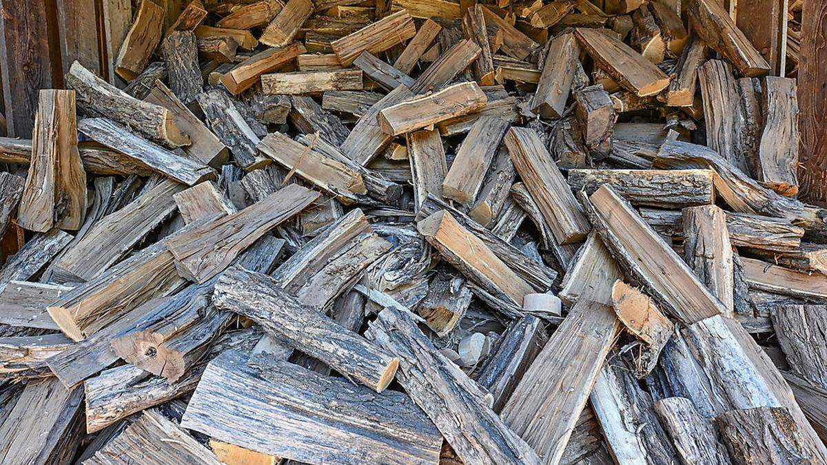 Die Nachfrage nach Brennholz steigt, die Lieferzeiten werden länger