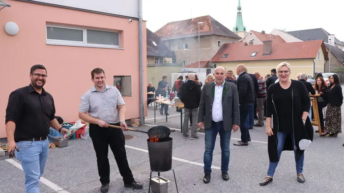 Die ÖVP Voitsberg lud zum kastanien-Essen. Klicken Sie sich durch die Fotos vom Wochenende!