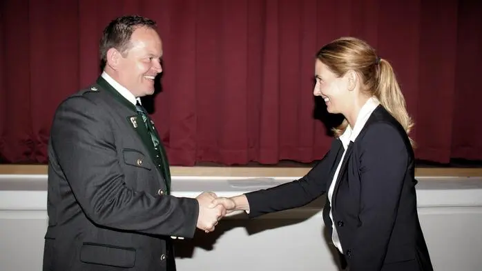In der konstituierenden Sitzung der Marktgemeinde Ligist wurde Roman Neumann zum neuen Bürgermeister gewählt und danach gleich von Bezirkshauptfrau Elisabeth Kladiva angelobt.