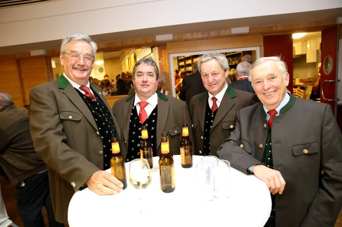 Neben dem Veranstalter Gesangverein Passering (Erich Rattenberger) wirkten weiters der Volksliedchor Althofen, der Männerchor Althofen (beide unter der Leitung von Jakob Feichter), der Gemischte Chor Althofen (Gerhild Rücker), der Männergesangsverein Krappfeld (Gerald Rießer) sowie der Singkreis „ars musica“ Althofen unter der bewährten Leitung von Dagmar Sucher mit. 