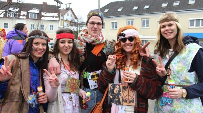 Mit einem großen Umzug durchs Dorf feierte die Bevölkerung von Dechantskirchen den Faschingsdienstag.