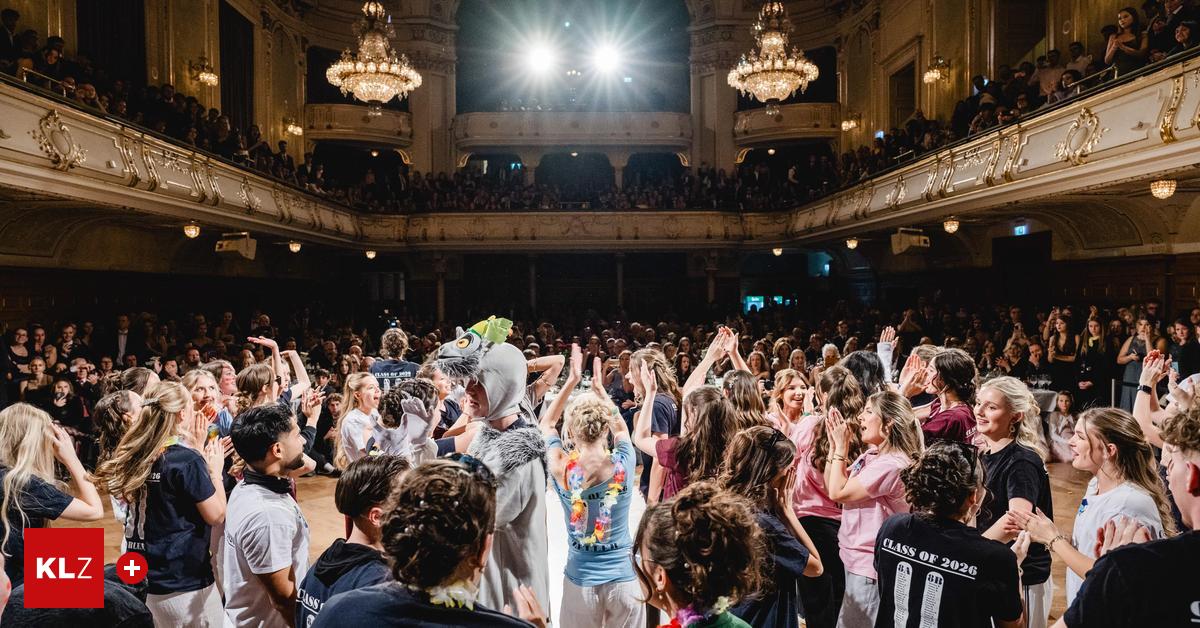 Maturaball-WIKU-Graz-Dieser-gl-nzende-Auftritt-hatte-f-r-alle-einen-besonderen-Wert