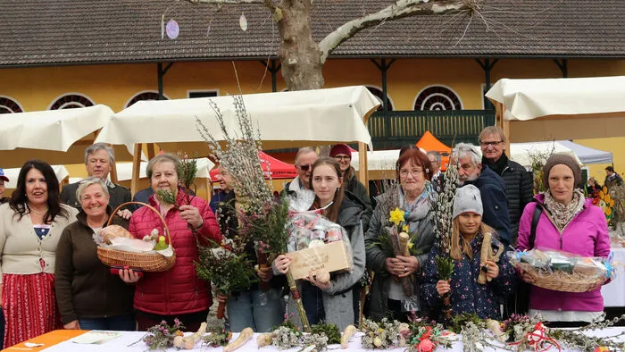 Für die schönsten Palmbuschen und die beste Močka gab es prall gefüllte Osterkörbe zu gewinnen.