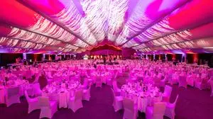 23.01.2023, Schladming, Steiermark, Österreich (Austria): Nightrace 2023 auf der Planai, Pre-Events, Galaabend Bründl Sports Night im Sporthotel Royer, im Bild eine Übersicht über die Event-Location. 
Fotocredit: Martin Huber